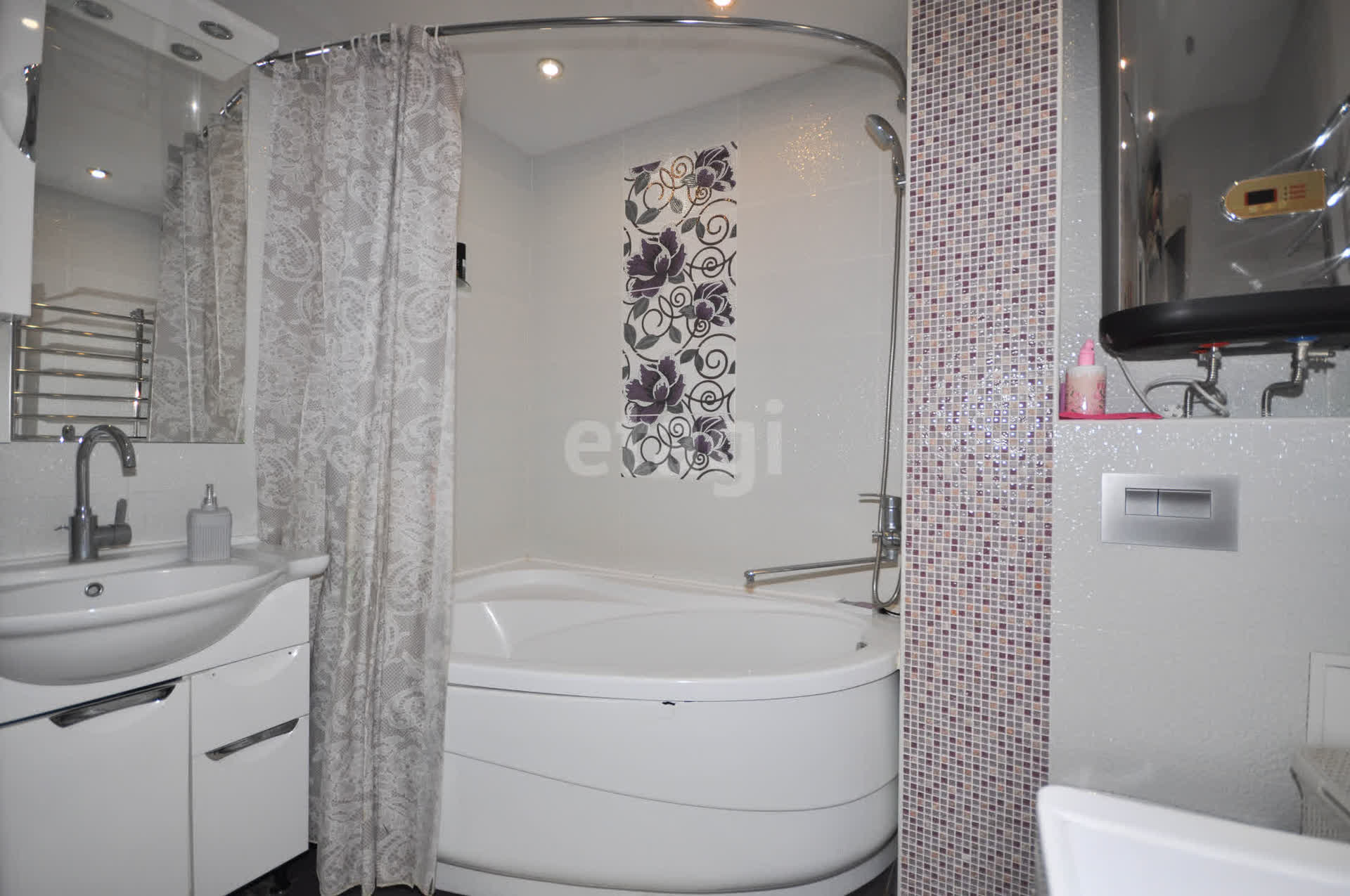 Продажа 4-комнатной квартиры, Южно-Сахалинск, Сахалинская область,  Южно-Сахалинск