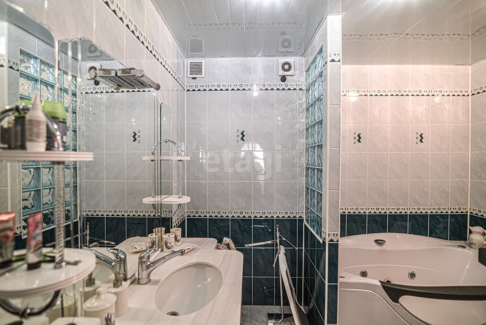 Аренда 3-комнатной квартиры, Южно-Сахалинск, Сахалинская область,  Южно-Сахалинск