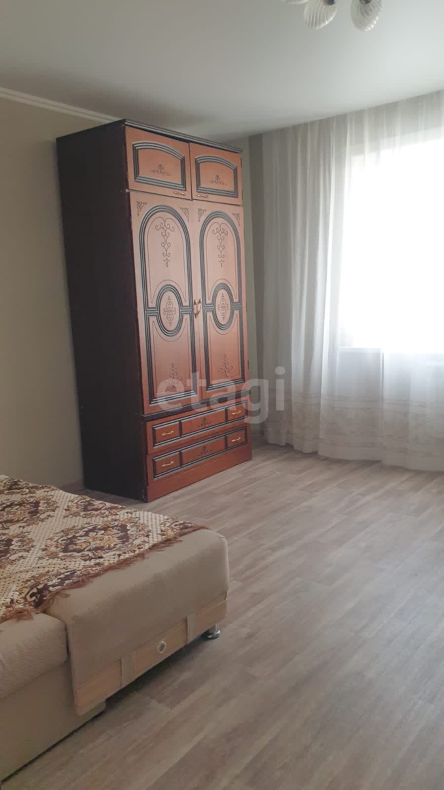 Продажа 4-комнатной квартиры, Южно-Сахалинск, Сахалинская область,  Южно-Сахалинск