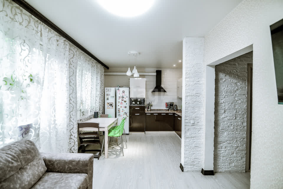 Продажа 4-комнатной квартиры, Южно-Сахалинск, Сахалинская область,  Южно-Сахалинск