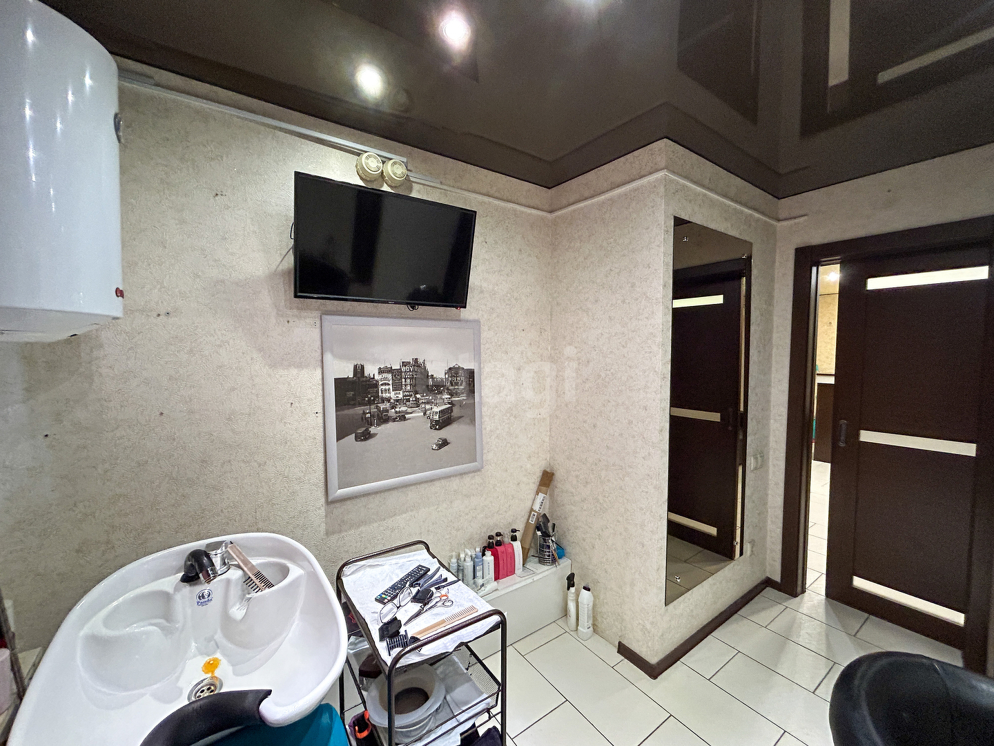 Продажа коммерческой недвижимости, 48м <sup>2</sup>, Новый Уренгой, Ямало-Ненецкий АО,  Новый Уренгой