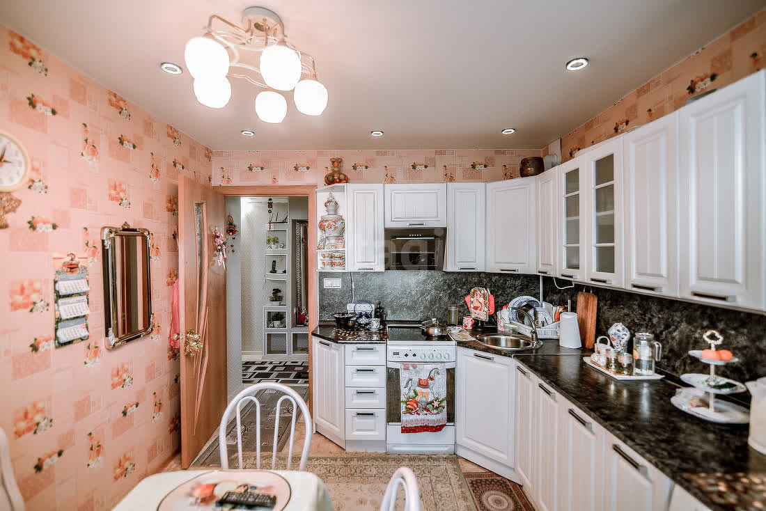 Продажа 2-комнатной квартиры, Южно-Сахалинск, Сахалинская область,  Южно-Сахалинск