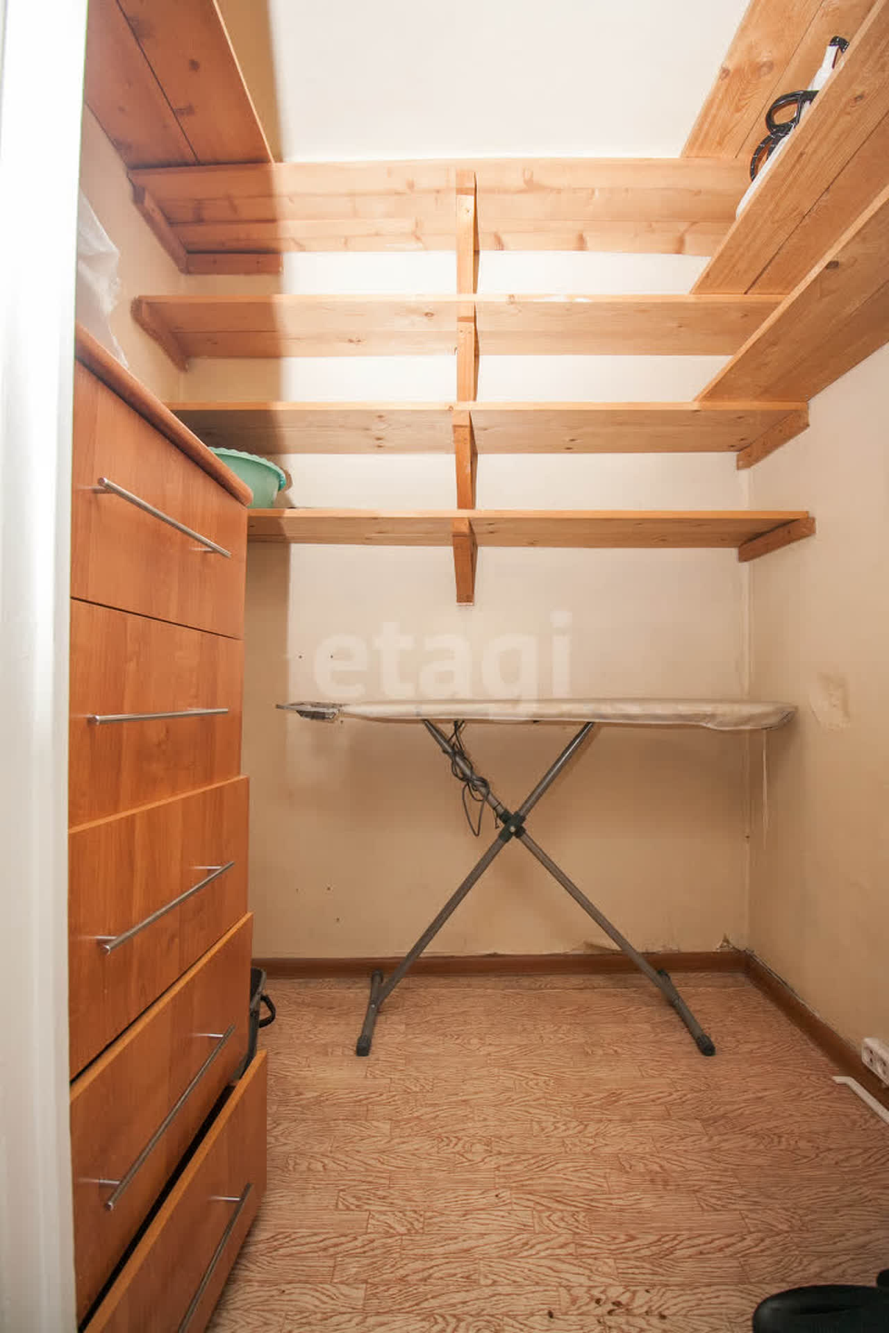 Продажа 4-комнатной квартиры, Южно-Сахалинск, Сахалинская область,  Южно-Сахалинск