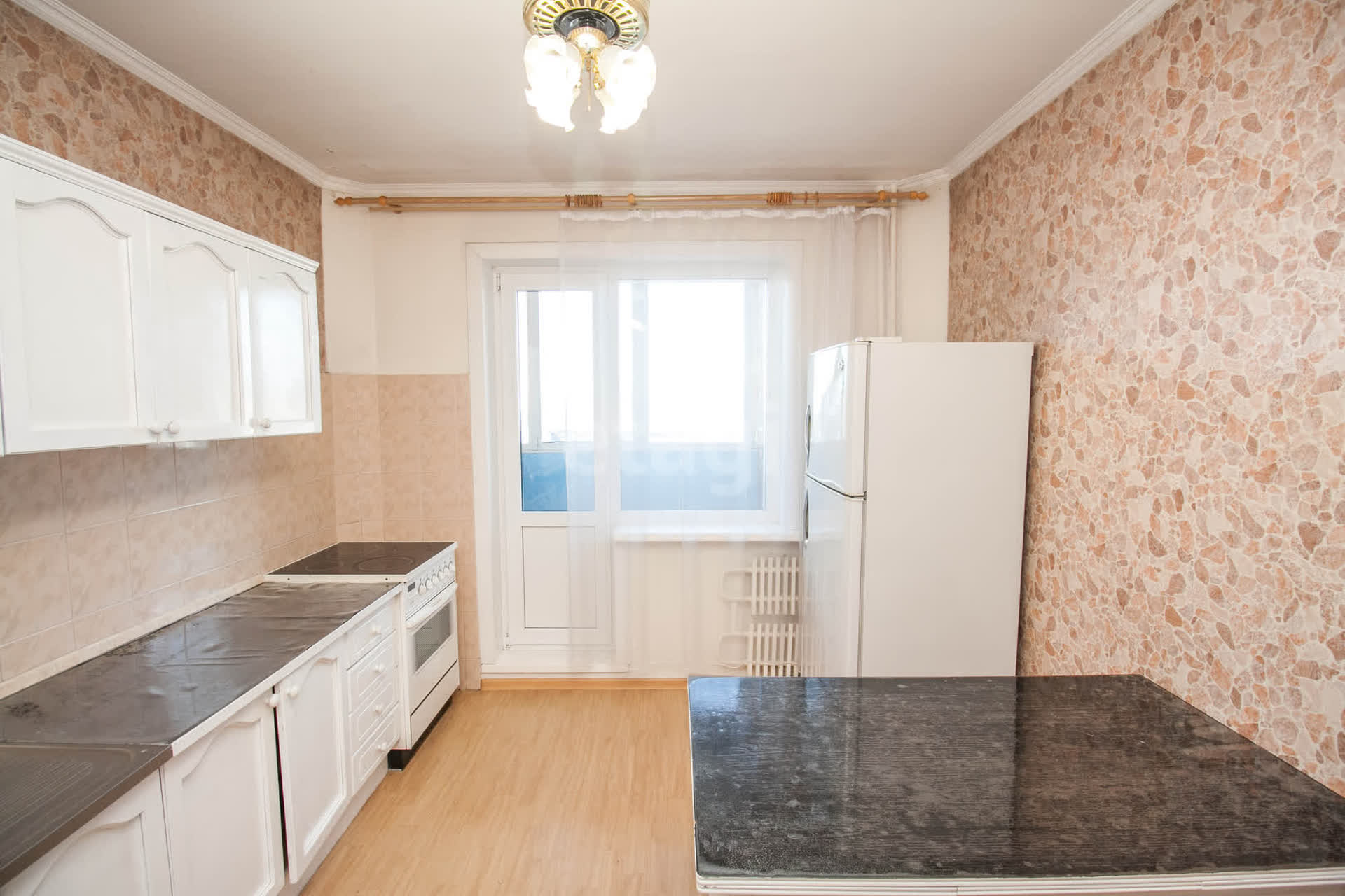 Продажа 4-комнатной квартиры, Южно-Сахалинск, Сахалинская область,  Южно-Сахалинск