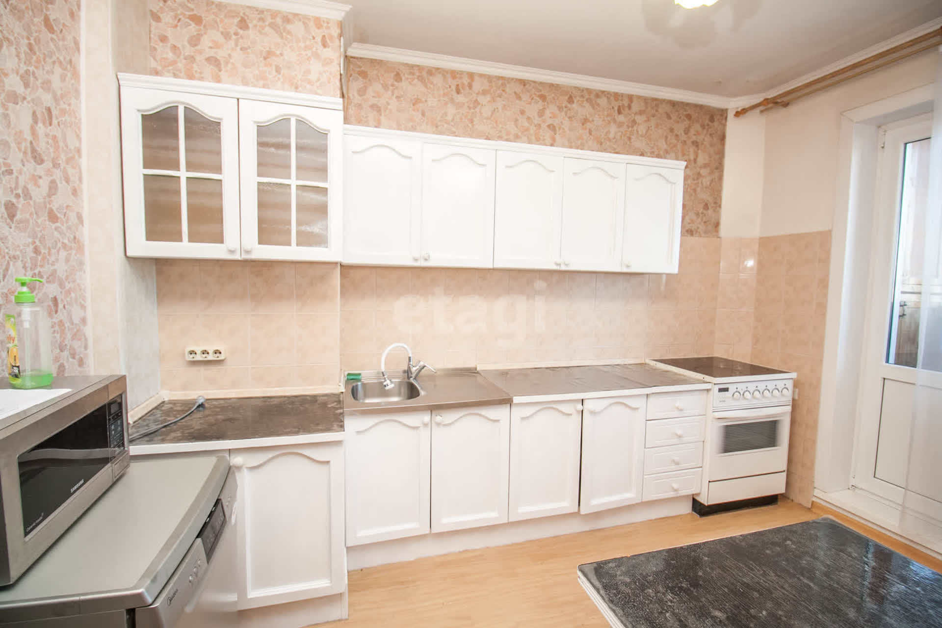 Продажа 4-комнатной квартиры, Южно-Сахалинск, Сахалинская область,  Южно-Сахалинск