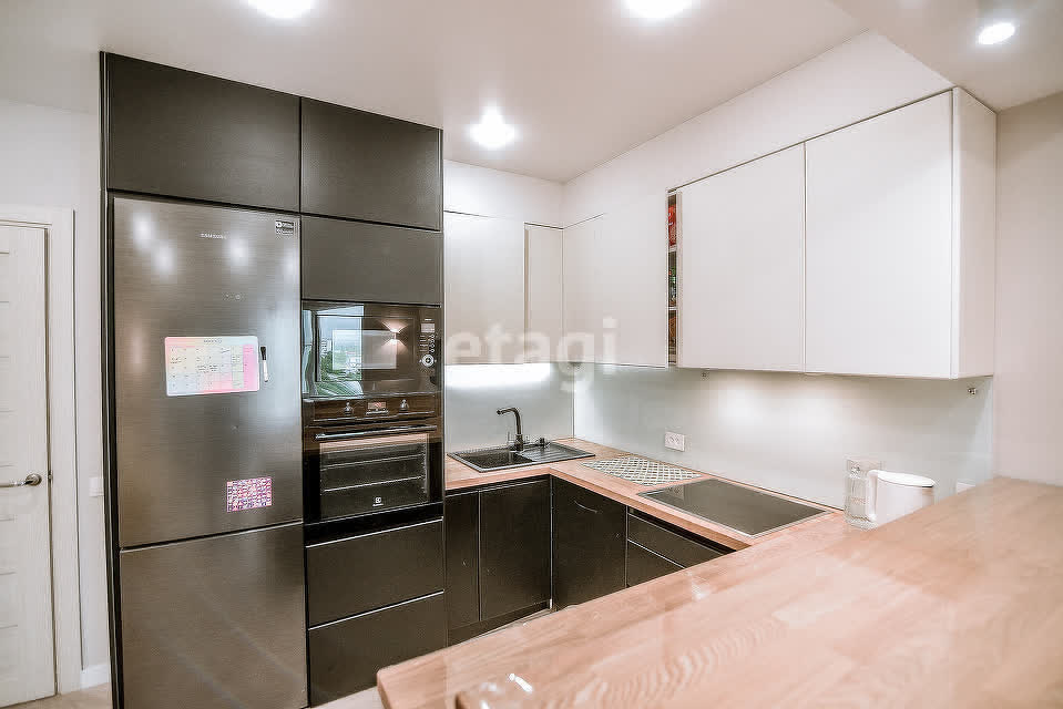 Продажа 2-комнатной квартиры, Южно-Сахалинск, Сахалинская область,  Южно-Сахалинск