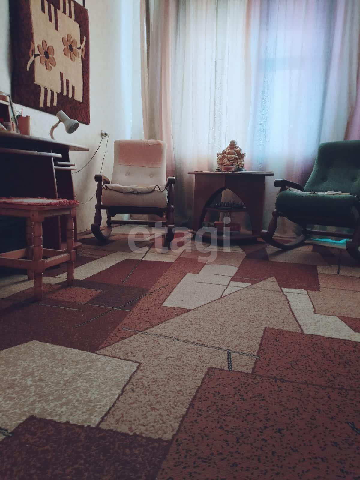 Продажа 3-комнатной квартиры, Амурск, Строителей пр-т,  36