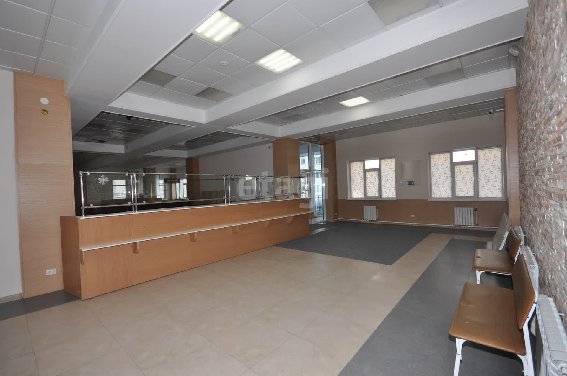 Аренда коммерческой недвижимости, 330м <sup>2</sup>, Южно-Сахалинск, Сахалинская область,  Южно-Сахалинск