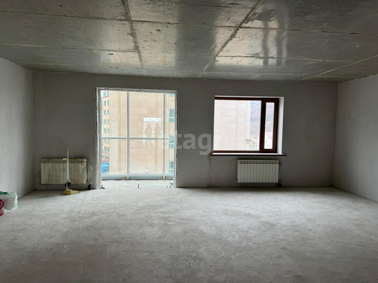 Продажа 4-комнатной квартиры, Южно-Сахалинск, Сахалинская область,  Южно-Сахалинск