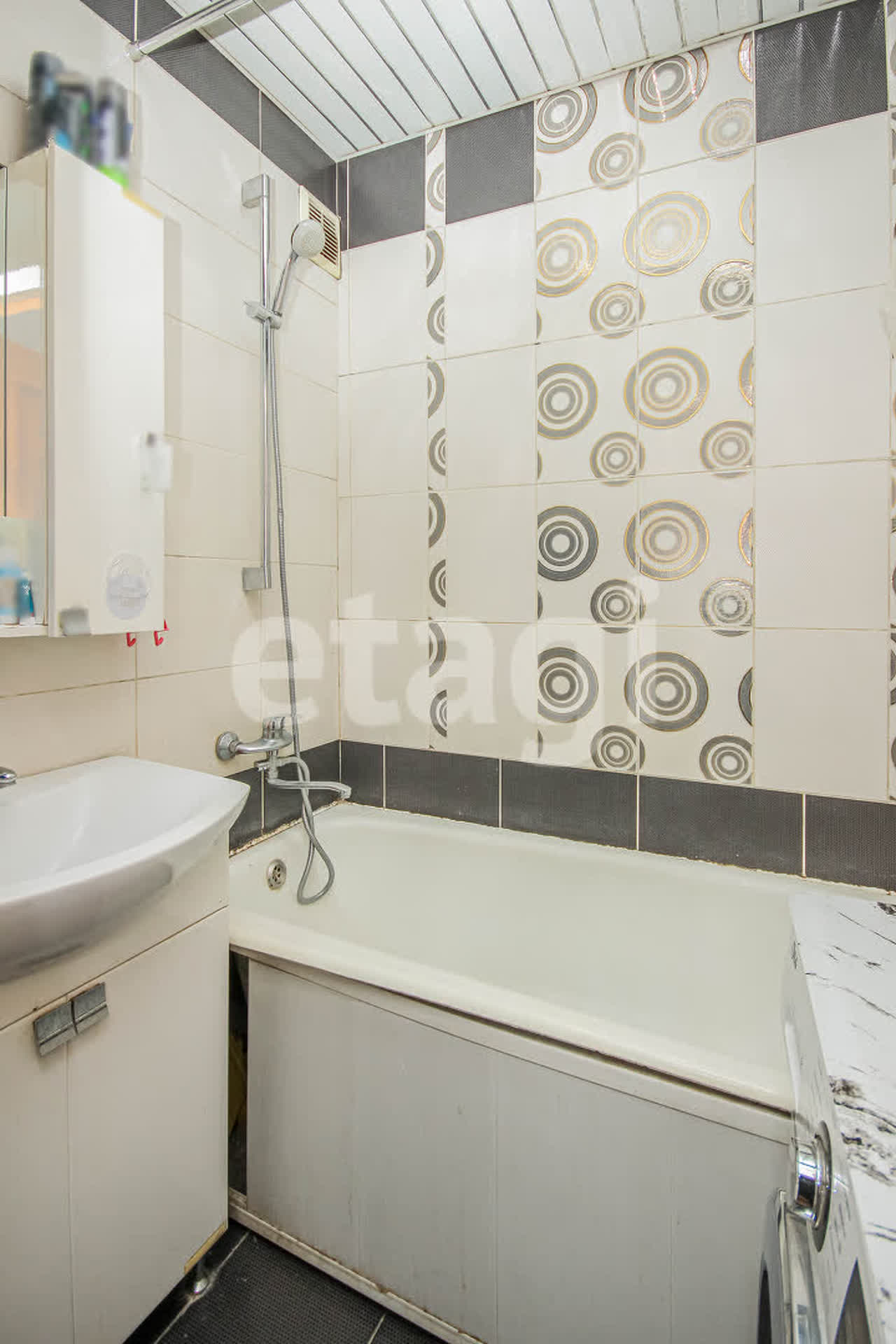 Продажа 5-комнатной квартиры, Улан-Удэ, Республика Бурятия,  Улан-Удэ