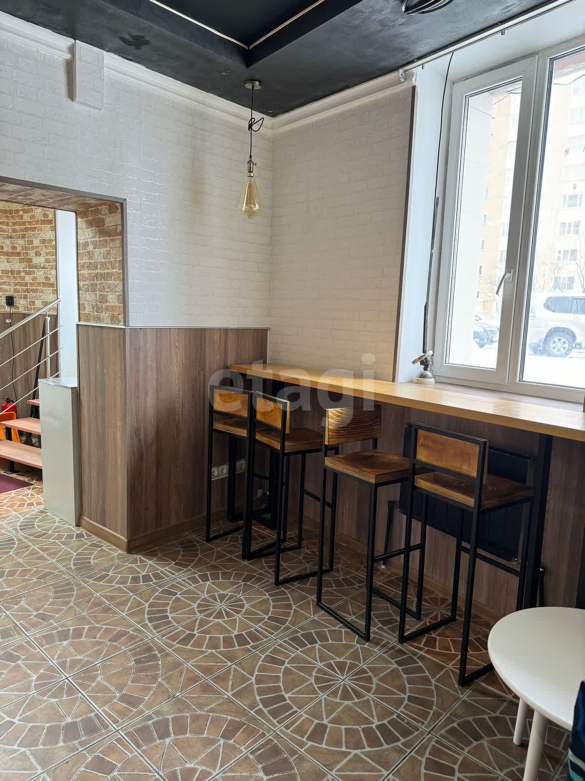 Продажа коммерческой недвижимости, 241м <sup>2</sup>, Новый Уренгой, Ямало-Ненецкий АО,  Новый Уренгой