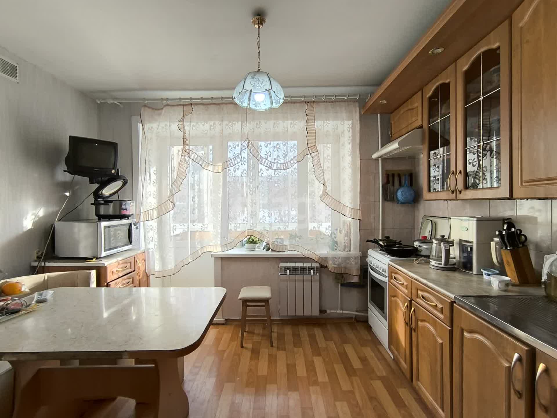 Продажа 4-комнатной квартиры, Улан-Удэ, Республика Бурятия,  Улан-Удэ