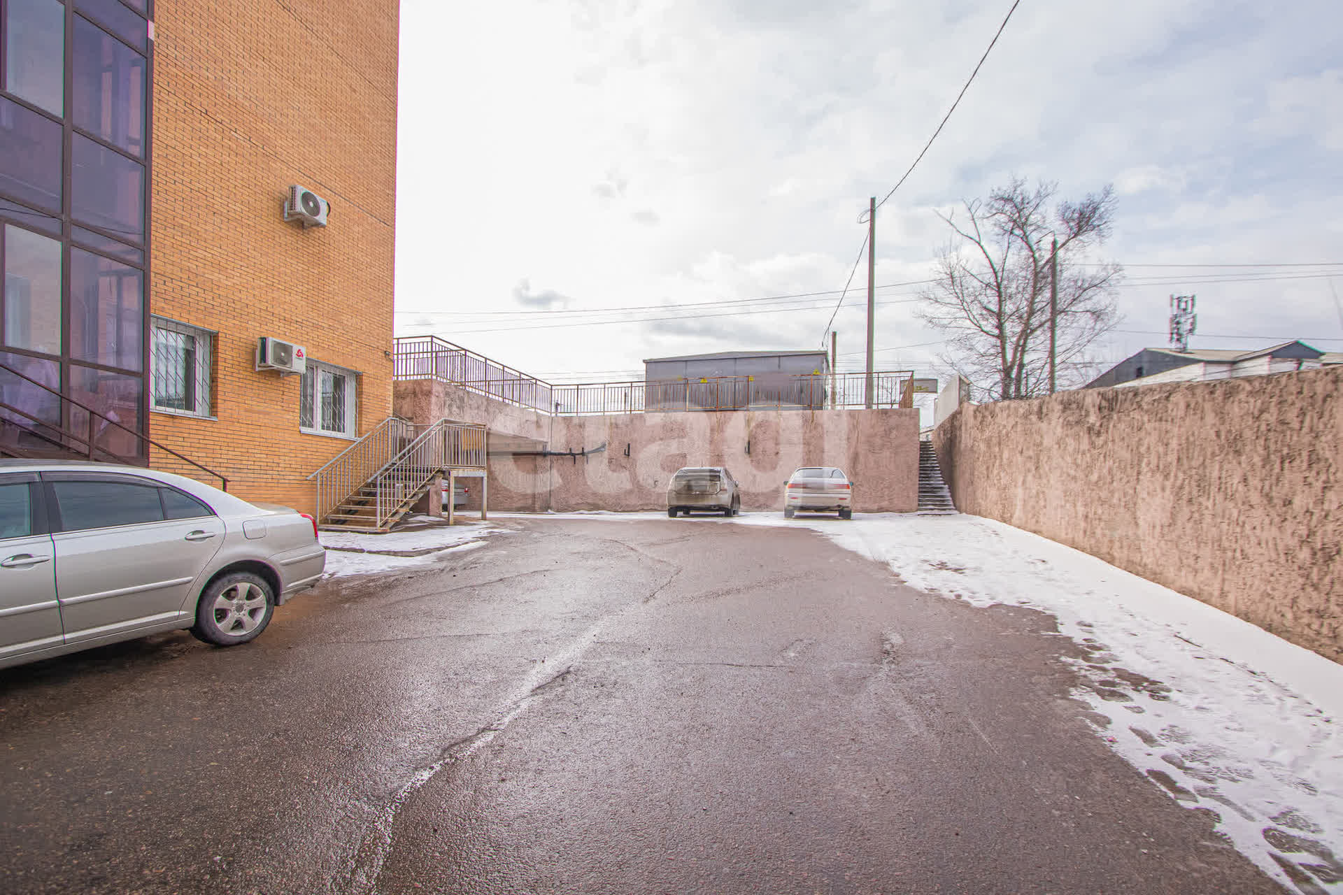 Продажа коммерческой недвижимости, 204м <sup>2</sup>, Улан-Удэ, Бурятия,  Улан-Удэ