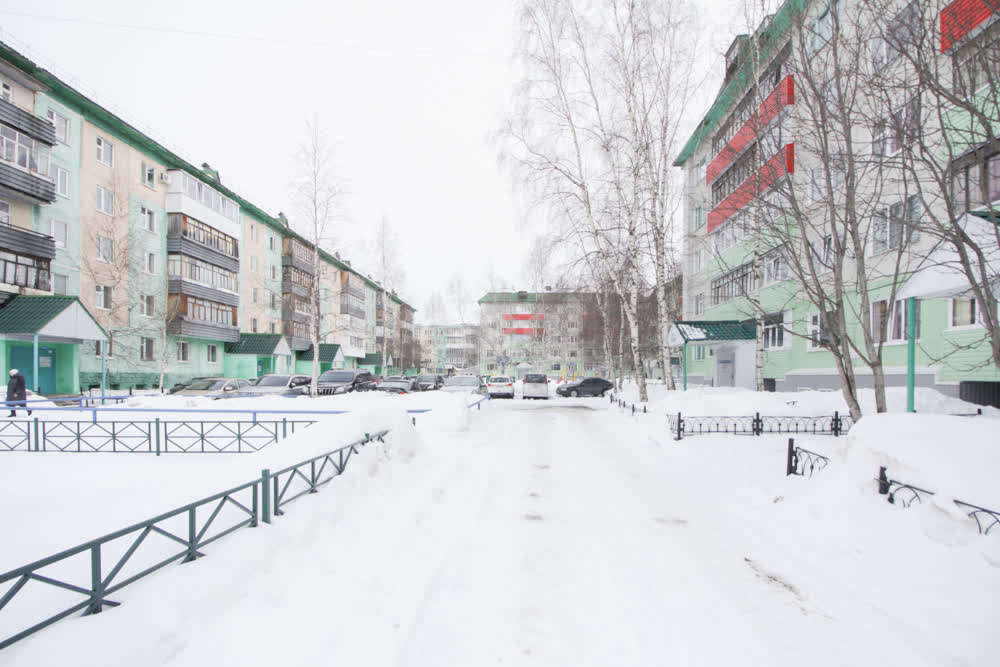 Продажа 3-комнатной квартиры, Нижневартовск, Ханты-Мансийский автономный округ,  посёлок городского типа Излучинск