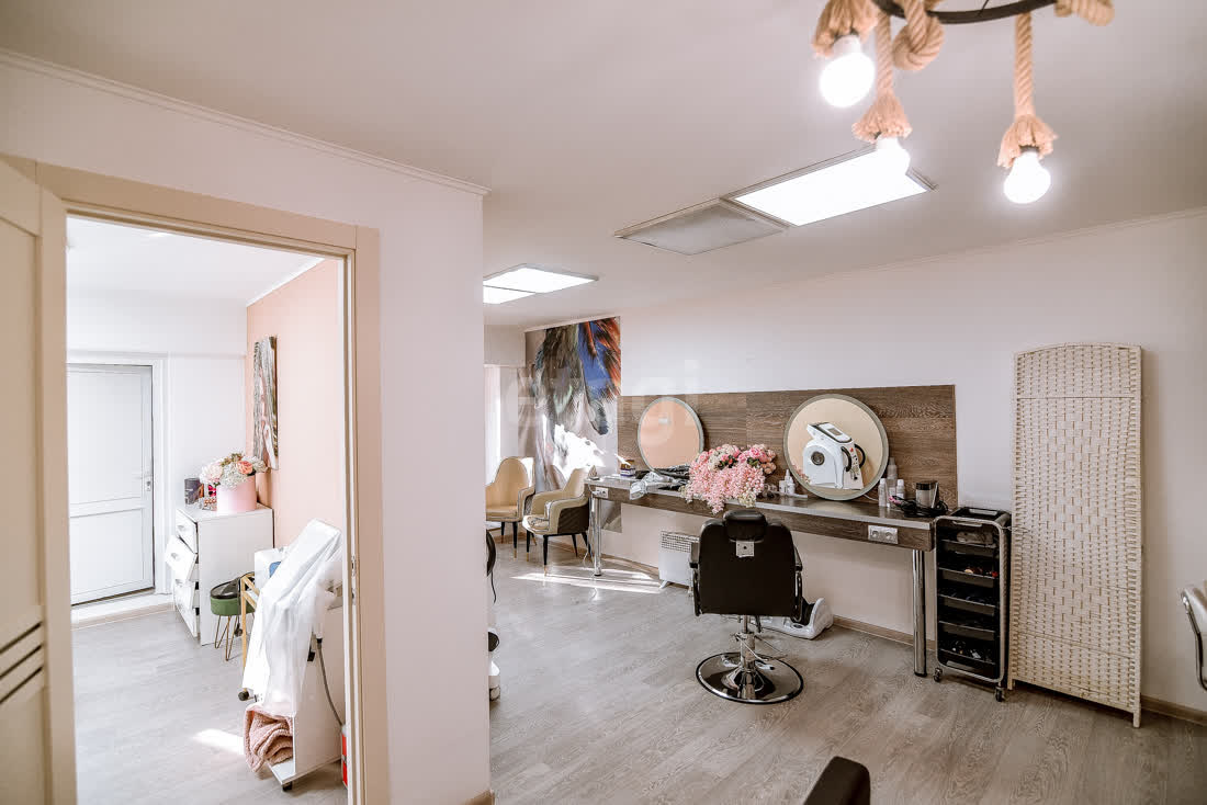 Продажа коммерческой недвижимости, 38м <sup>2</sup>, Южно-Сахалинск, Сахалинская область,  Южно-Сахалинск