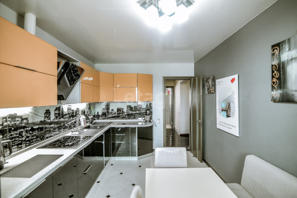 Продажа 3-комнатной квартиры, Южно-Сахалинск, Сахалинская область,  Южно-Сахалинск