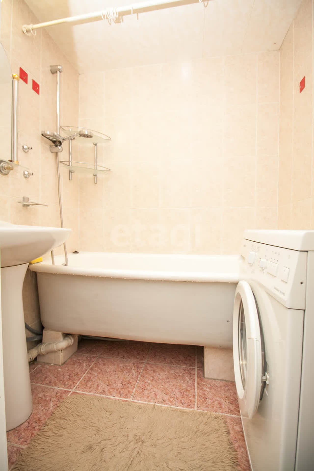 Продажа 4-комнатной квартиры, Южно-Сахалинск, Сахалинская область,  Южно-Сахалинск