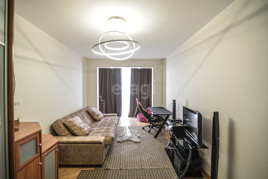 Продажа 4-комнатной квартиры, Южно-Сахалинск, Сахалинская область,  Южно-Сахалинск