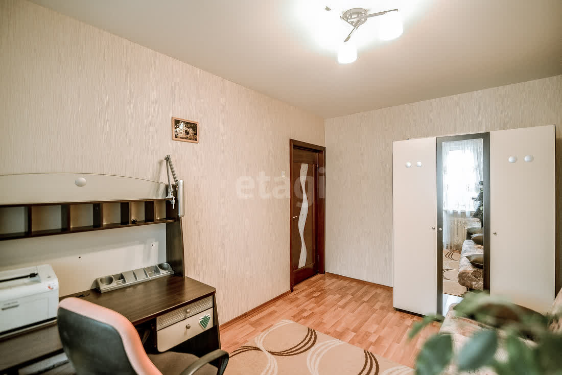 Продажа 4-комнатной квартиры, Южно-Сахалинск, Сахалинская область,  Южно-Сахалинск