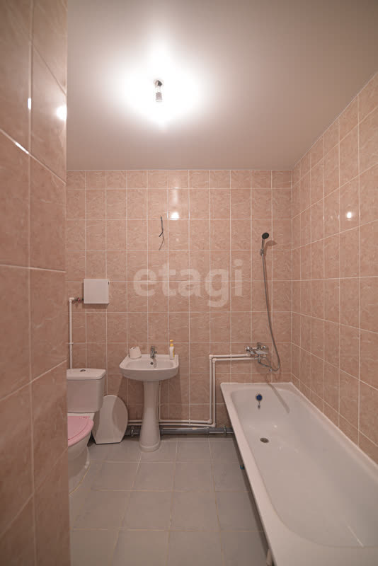 Продажа 2-комнатной квартиры, Южно-Сахалинск, Сахалинская область,  Южно-Сахалинск