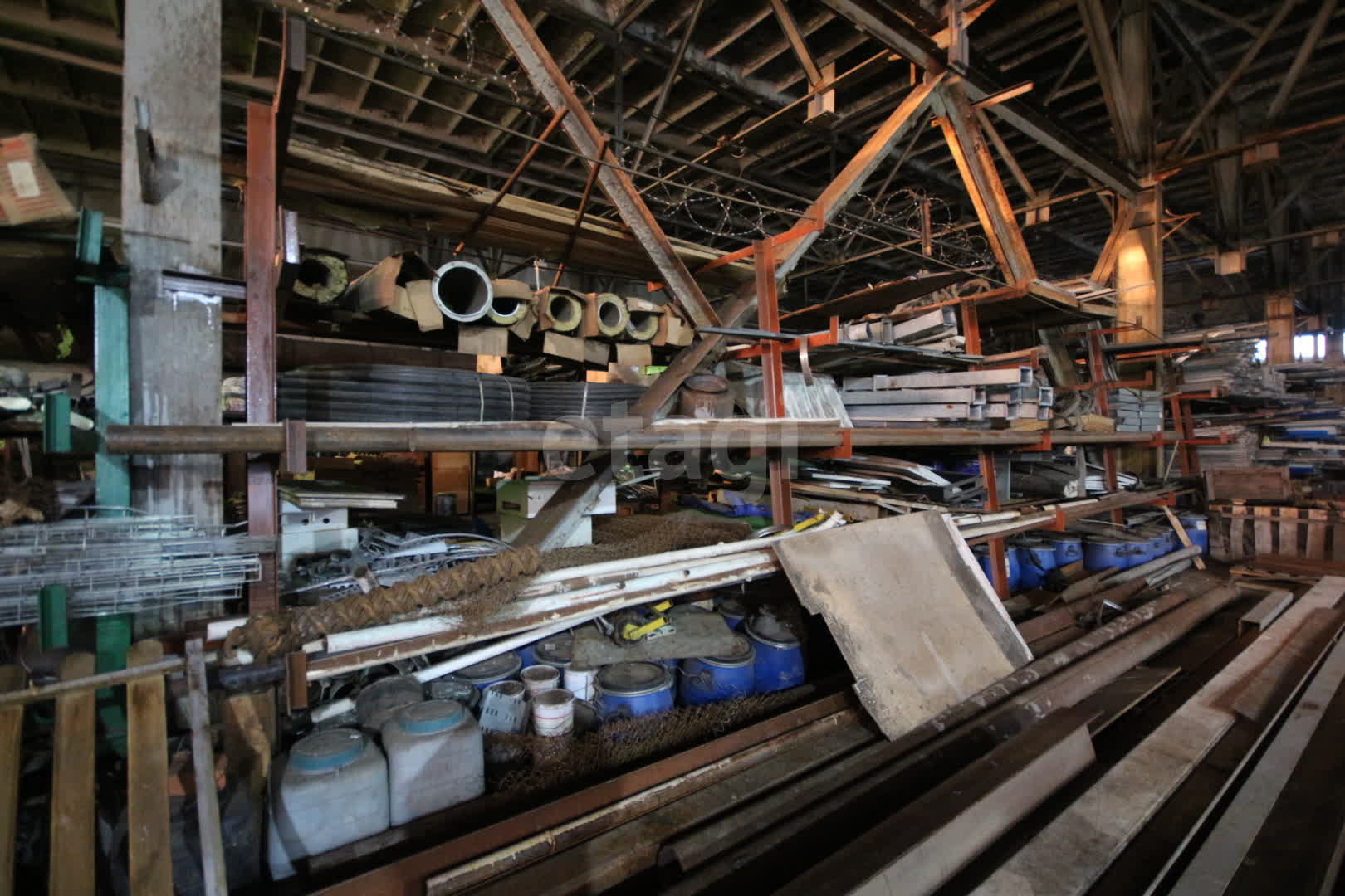 Аренда коммерческой недвижимости, 1000м <sup>2</sup>, Новый Уренгой, Ямало-Ненецкий АО,  Новый Уренгой