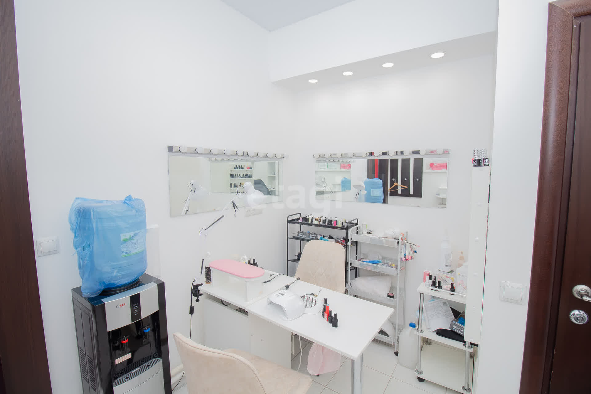 Продажа коммерческой недвижимости, 10м <sup>2</sup>, Новый Уренгой, Ямало-Ненецкий АО,  Новый Уренгой