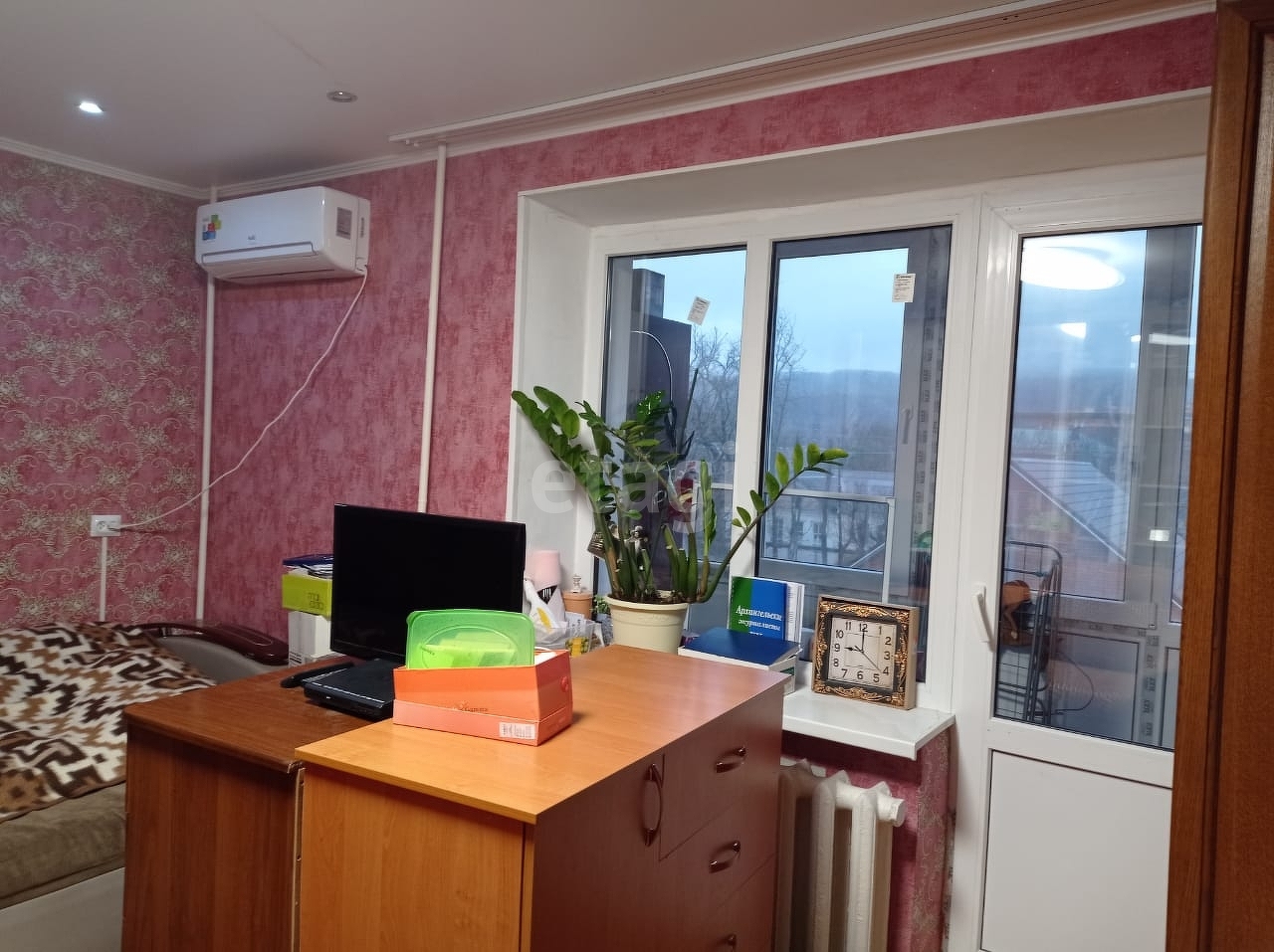 Продажа 1-комнатной квартиры, Адыгея, Комарова,  103