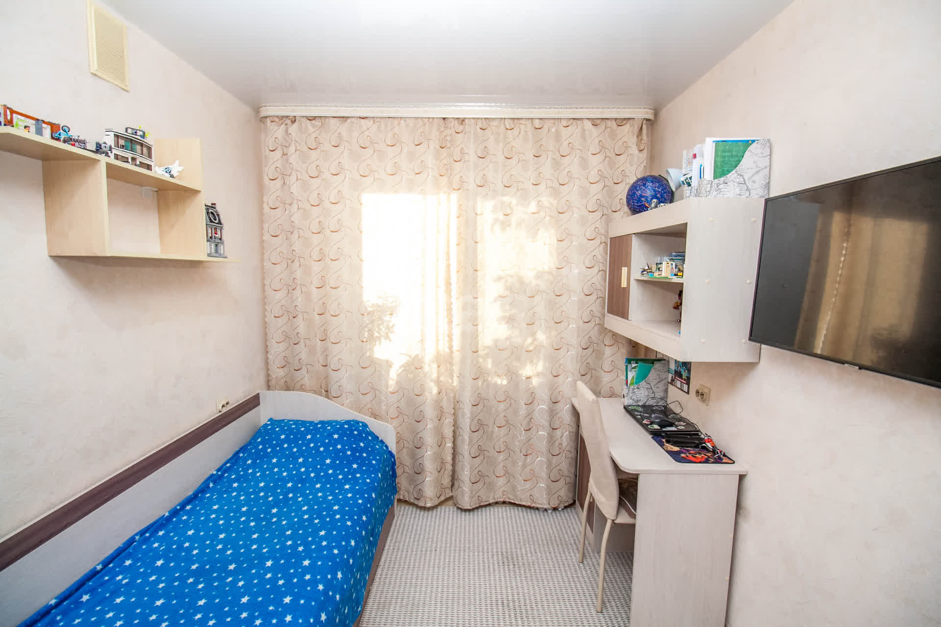 Продажа 2-комнатной квартиры, Южно-Сахалинск, Сахалинская область,  Южно-Сахалинск