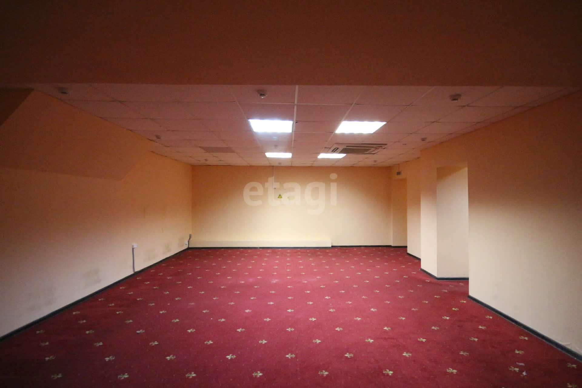 Аренда коммерческой недвижимости, 320м <sup>2</sup>, Новый Уренгой, Ямало-Ненецкий АО,  Новый Уренгой