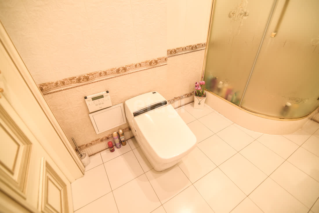 Продажа 4-комнатной квартиры, Южно-Сахалинск, Сахалинская область,  Южно-Сахалинск