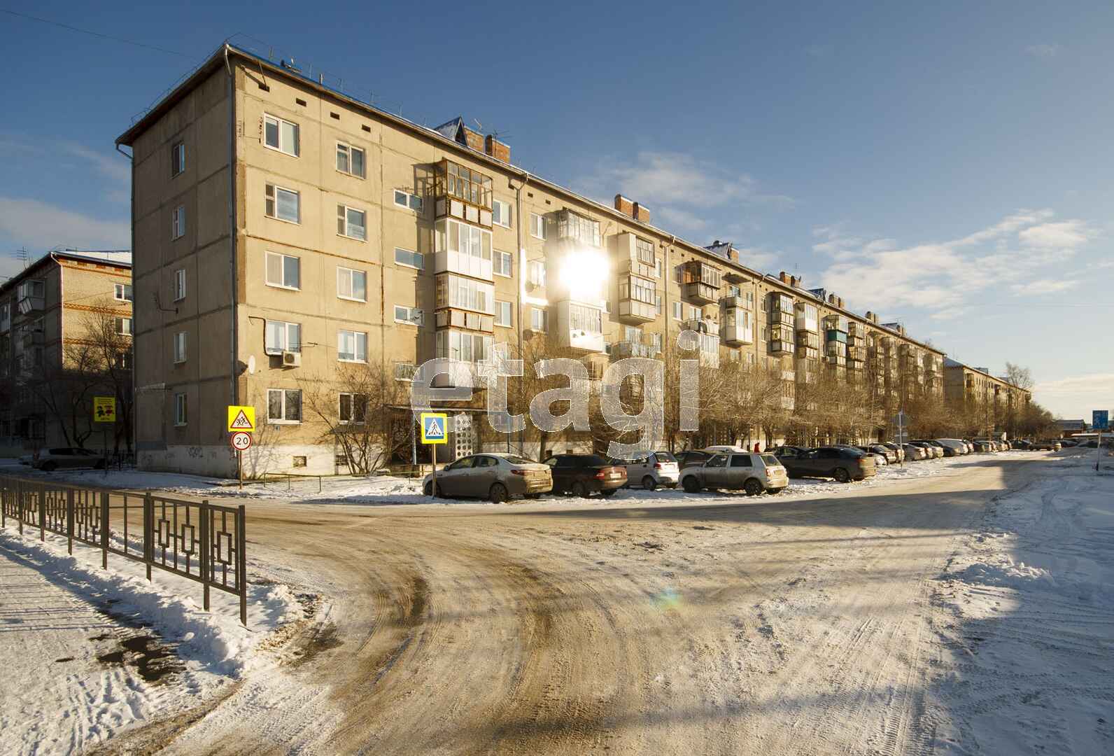 Купить квартиру на улице 8 Марта в Тюмени: продажа вторички, 🏢 цены на  квартиры