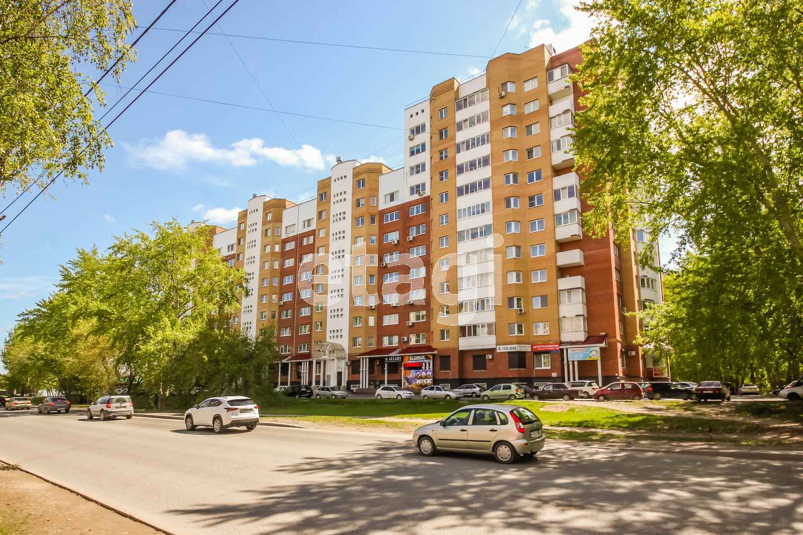 Покупка трехкомнатной квартиры 🏢 улица Мельникайте в Тюмени, 7813739