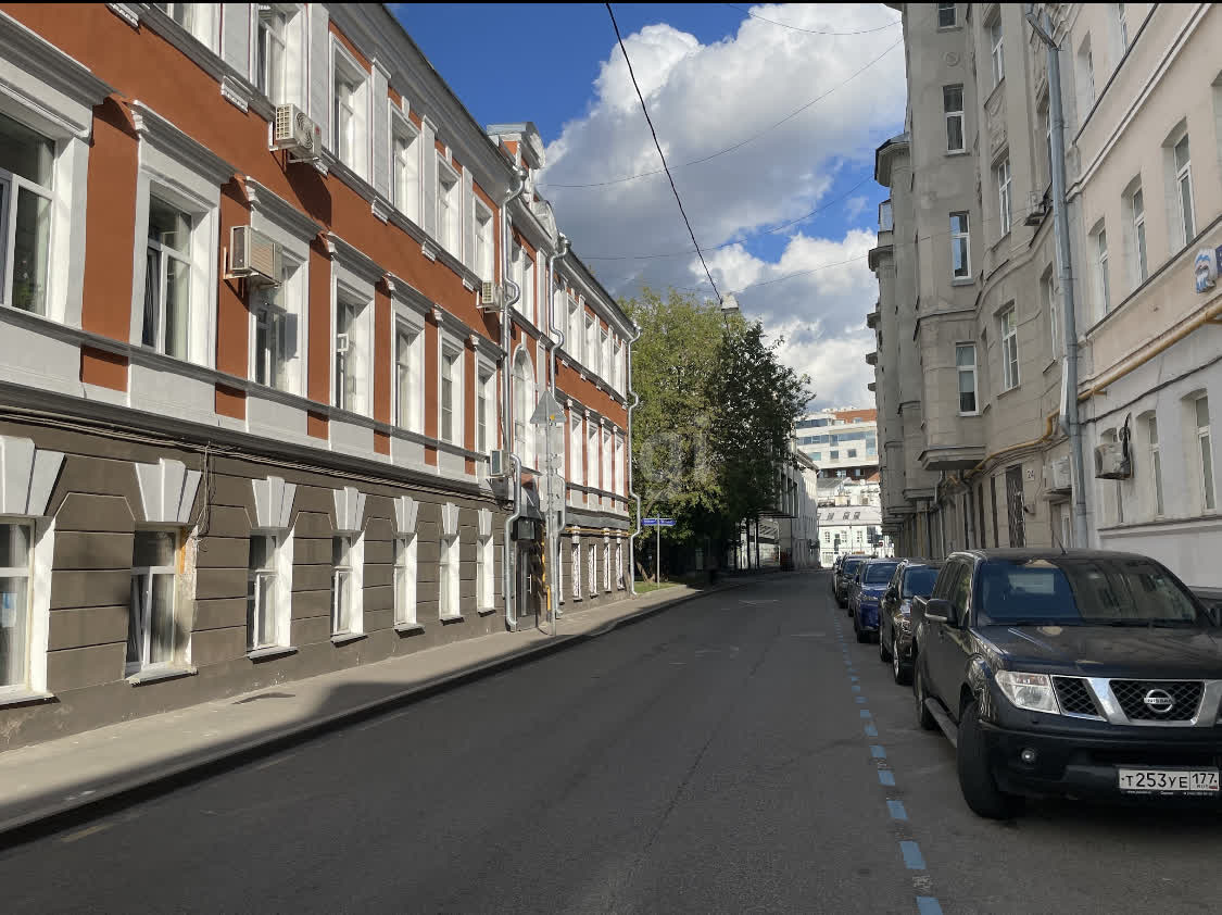 Купить студию на улице Колокольников переулок в Москве, 🏢 продажа  квартир-студий, цены вторички