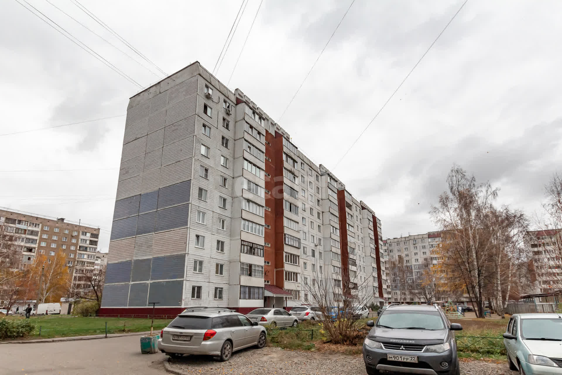 Покупка трехкомнатной квартиры 🏢 улица Шумакова в Барнауле, 9915964