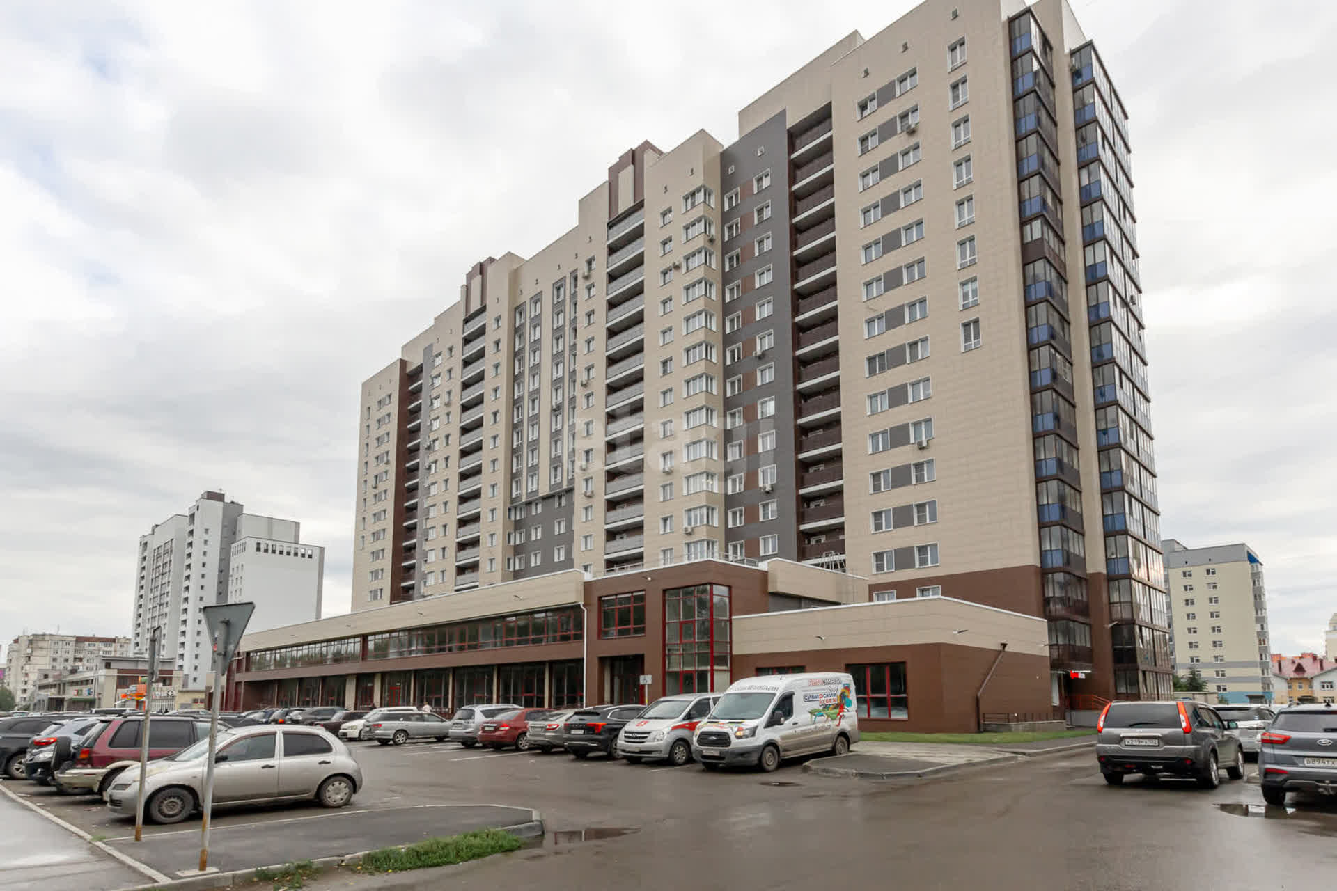 Покупка трехкомнатной квартиры 🏢 улица Павловский тракт в Барнауле, 9843081