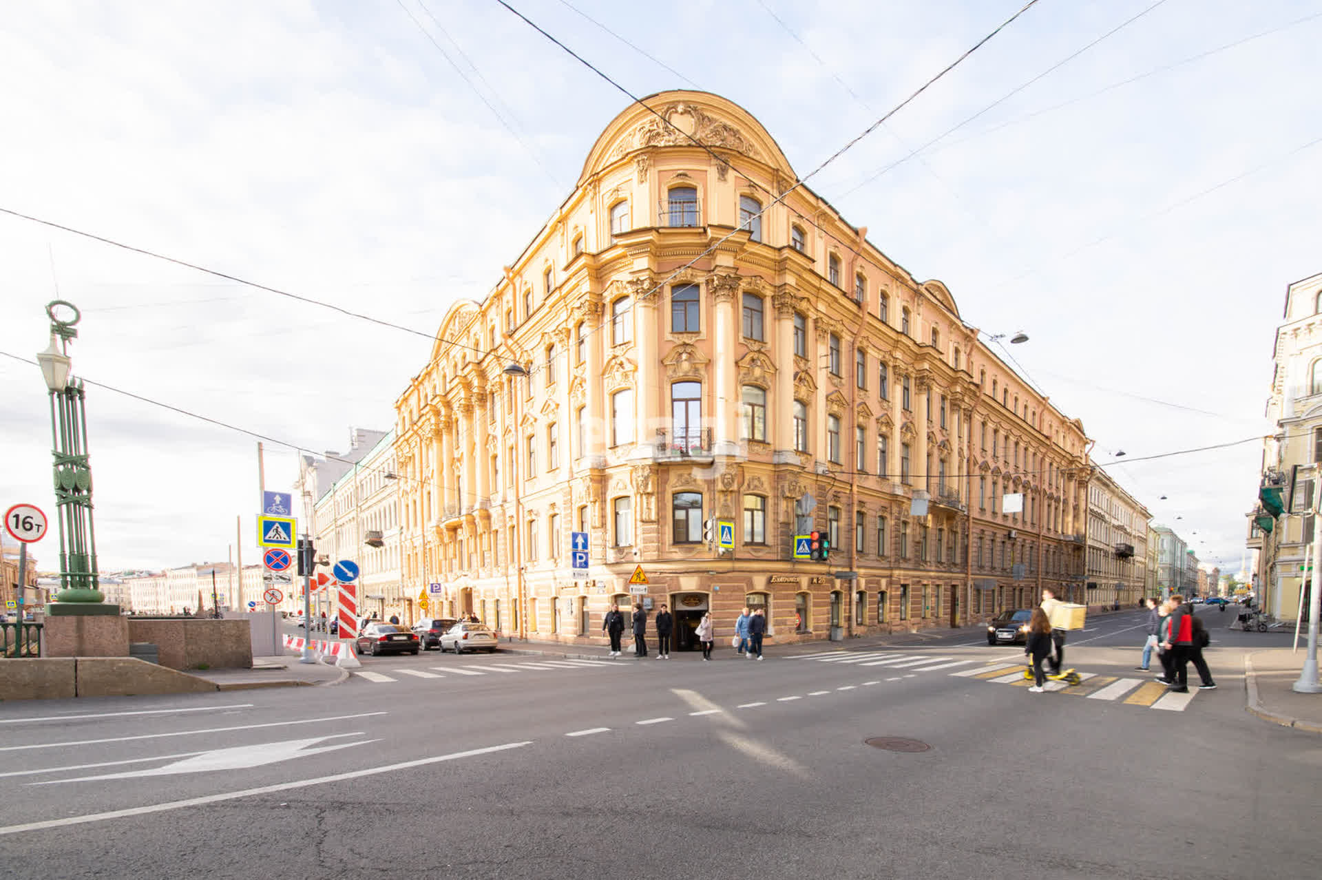 Покупка трехкомнатной квартиры 🏢 улица Набережная канала Грибоедова в  Санкт-Петербурге, 9985256