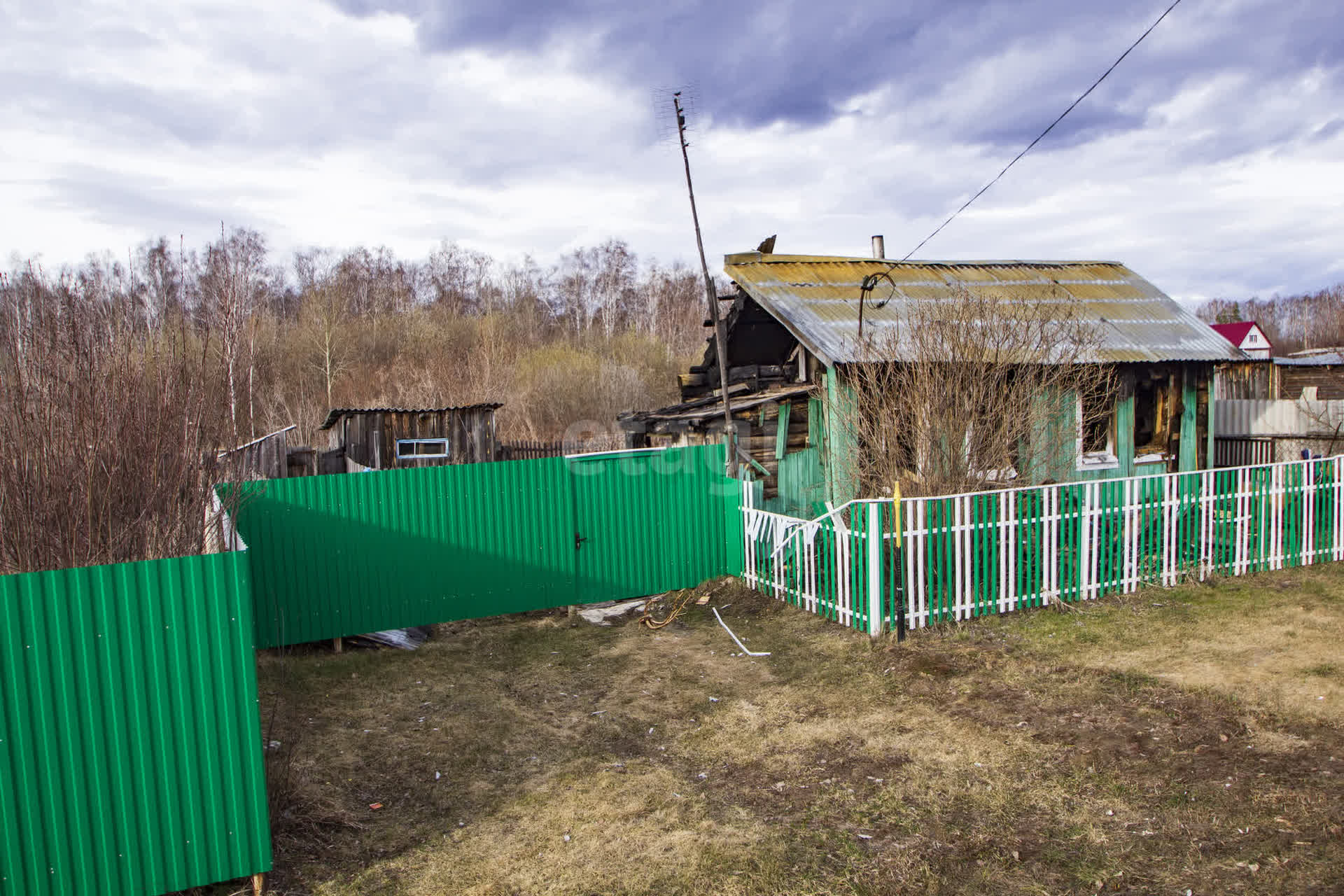 Купить загородную недвижимость в районе Коммунар в Ялуторовске, продажа  недорого