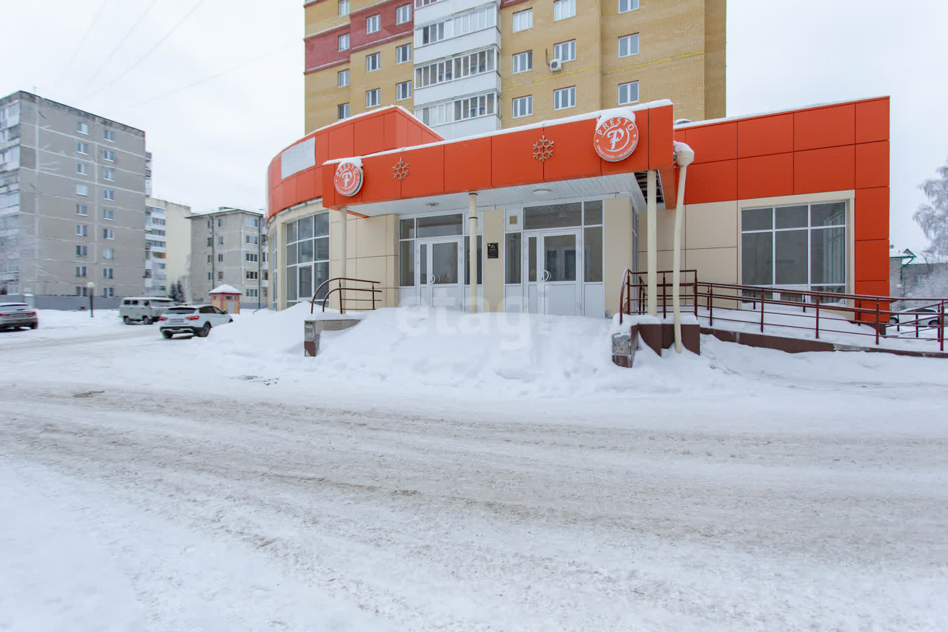 Купить коммерческую недвижимость, 🏢 район 4 микрорайон в Тобольске,  продажа нежилых помещений недорого, цены