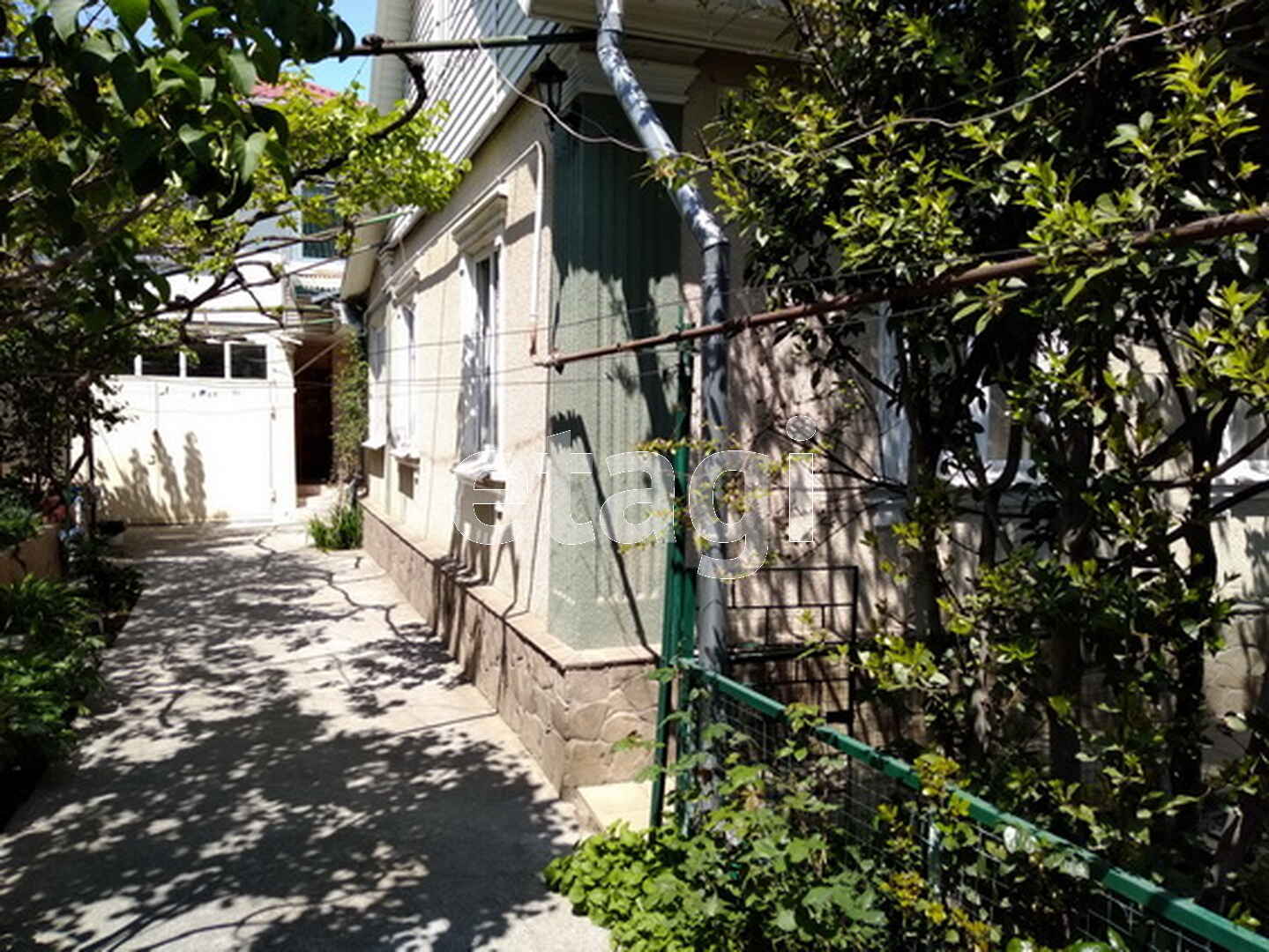 Купить коттедж в Алуште, 🏡 продажа загородных коттеджей недорого