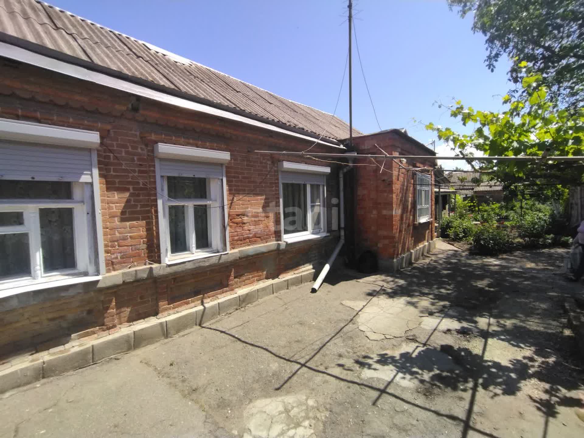 Купить дом в пригороде в Ейске: цены, 🏡 недорого