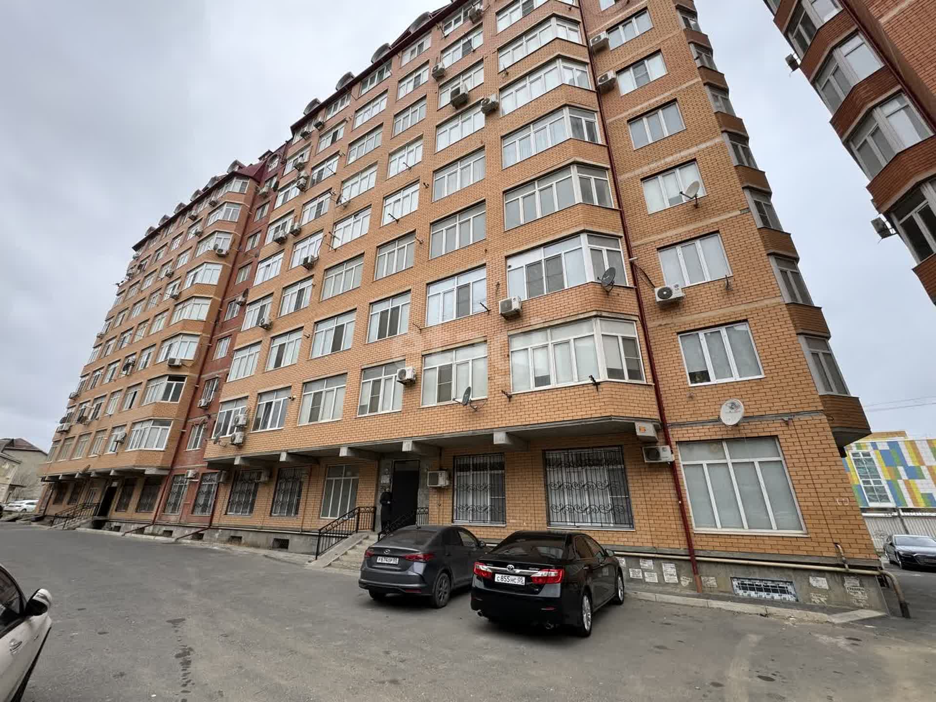 Покупка двухкомнатной квартиры 🏢 улица Ахмеда Магомедова в Махачкале,  10318260