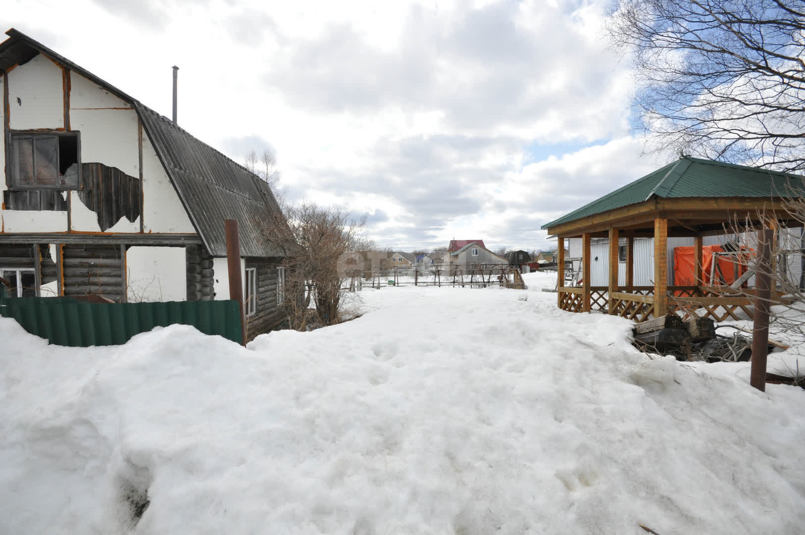 Купить загородную недвижимость в районе СНТ Радужное в Южно-Сахалинске,  продажа недорого