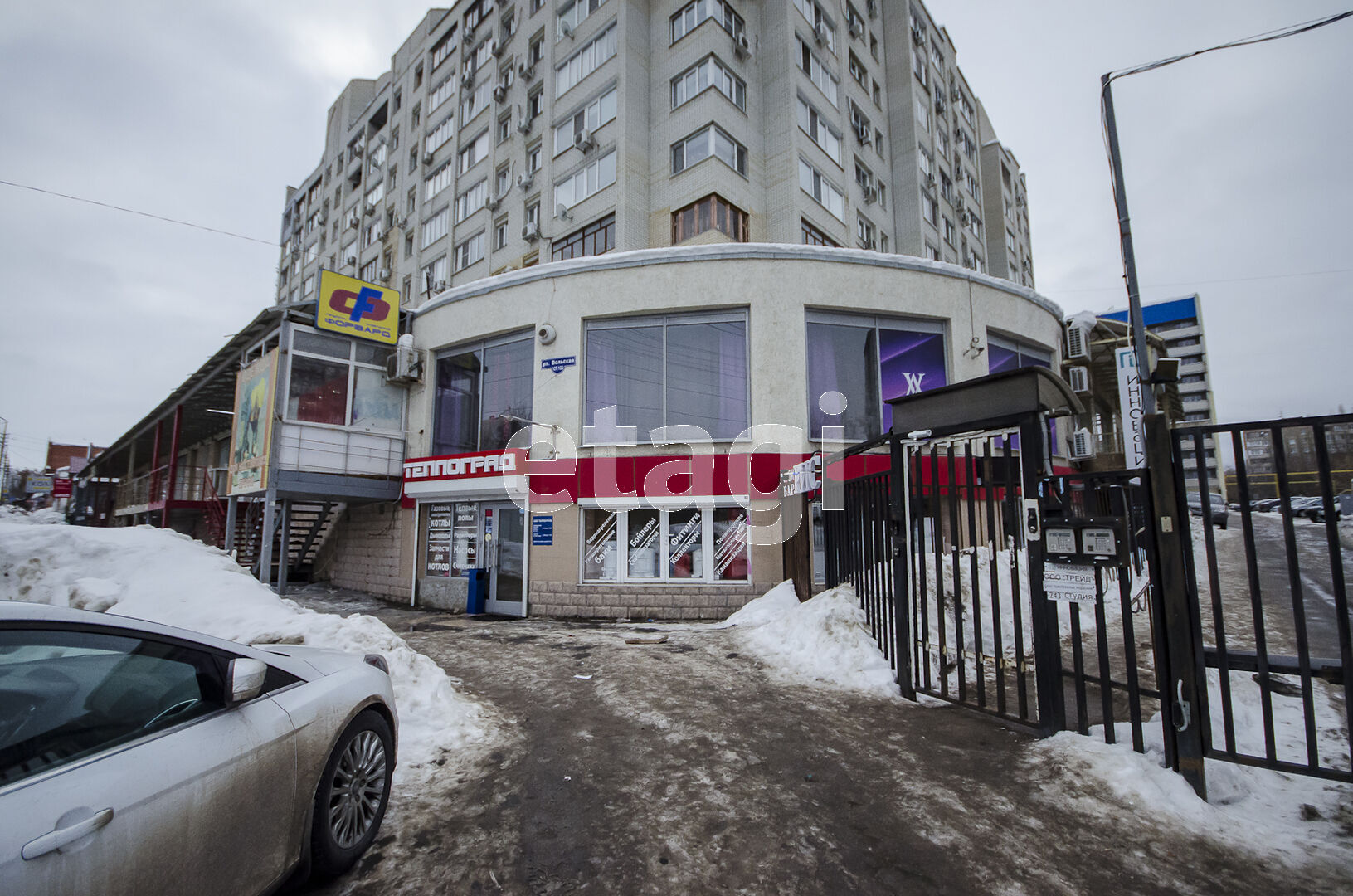 Купить торговое помещение в Саратове, 🏢 продажа торговых площадей,  помещение под магазин недорого, недвижимость в ТЦ