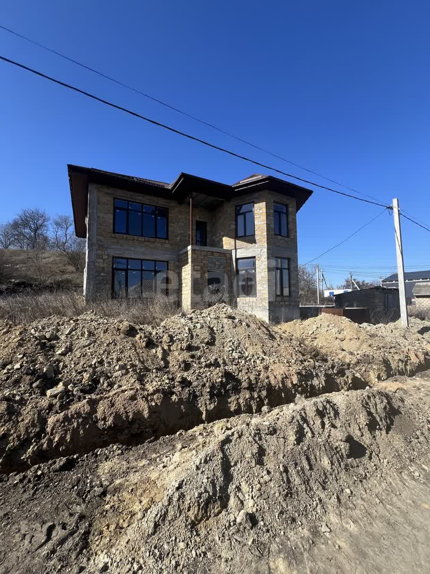 Купить загородную недвижимость в районе Луговое-2 микрорайон в Симферополе,  продажа недорого