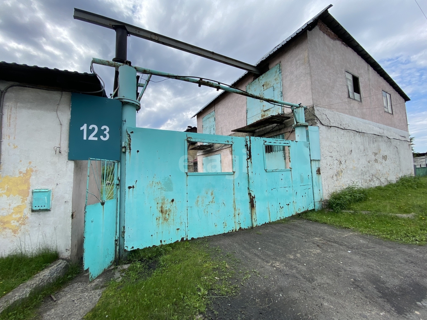 Купить коммерческую недвижимость, 🏢 район Чебалсу п в Междуреченске,  продажа нежилых помещений недорого, цены