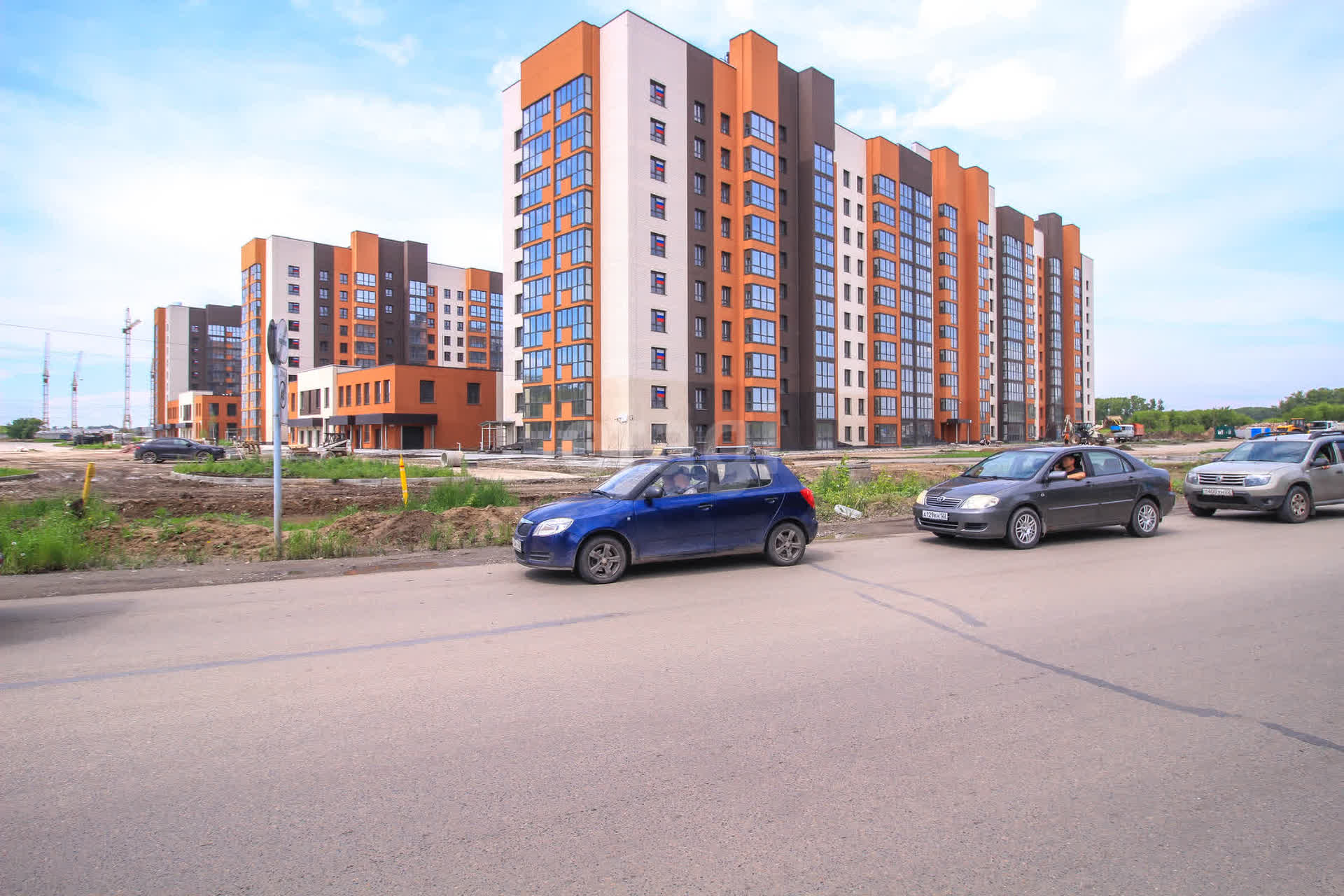 Покупка трехкомнатной квартиры 🏢 улица Павловский тракт в Барнауле,  11087817