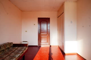 Оформляем интерьер комнаты в общежитии для студента или семьи