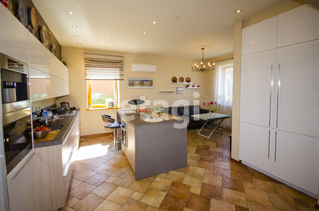 Продажа дома, 219м <sup>2</sup>, 11 сот., Саратов, Саратовская область,  