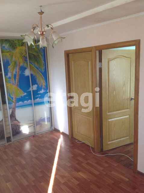 Продажа дома, 2012м <sup>2</sup>, 3 сот., Саратов, Саратовская область,  Саратов