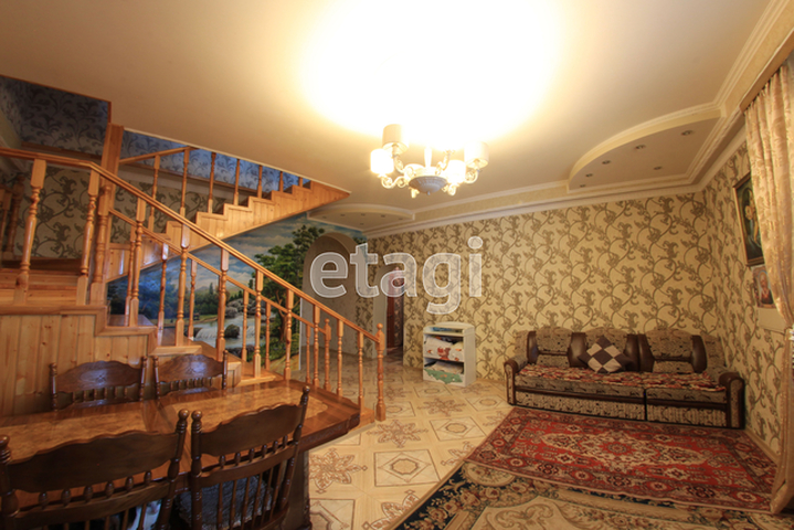 Продажа дома, 361м <sup>2</sup>, 3 сот., Саратов, Саратовская область,  Октябрьский